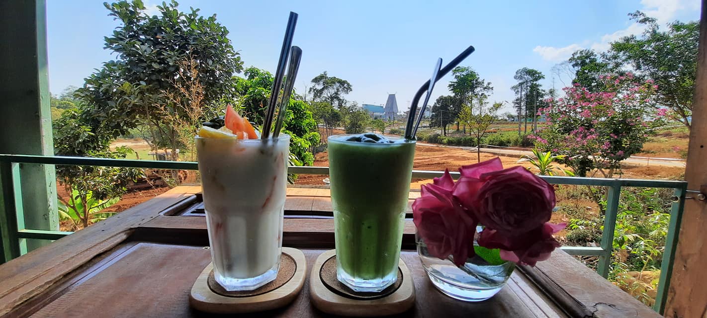 Thưởng thức không gian thư giãn tại Mộc Lan Cafe vào cuối tuần với tầm nhìn miền cao thơ mộng 3