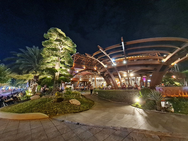 Khám phá Sophia Cafe và không gian sang trọng, cổ điển 3