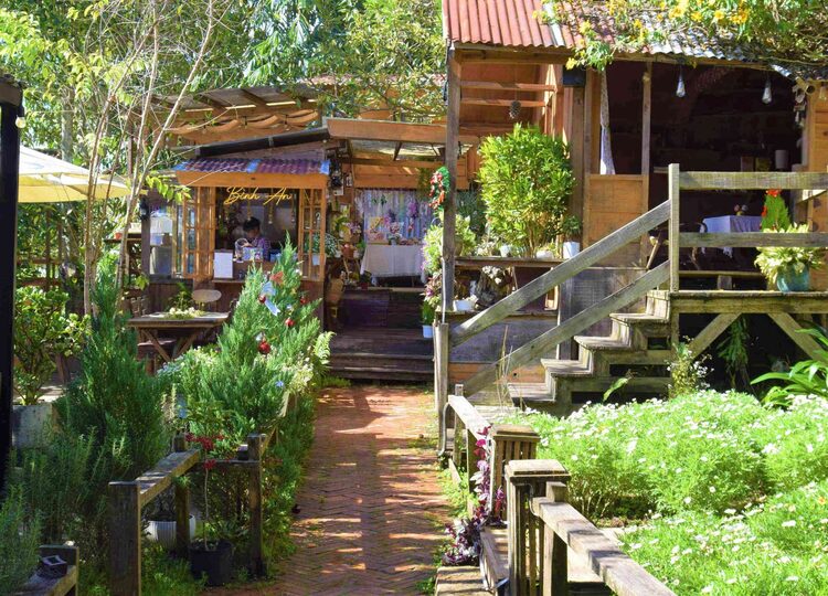 Tiệm c&agrave; ph&ecirc; B&igrave;nh An