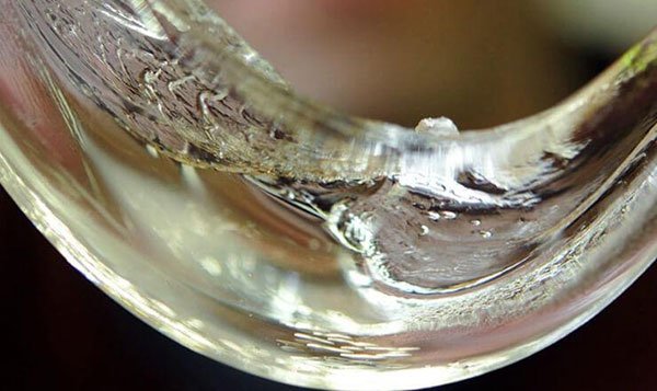 1 thuy tinh long o dang binh thuong 1