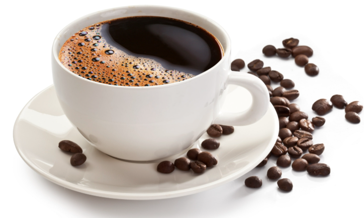 Khám Phá Bí Thuật Cảm Nhận Hương Vị Chân Thực Từ Tách Cà Phê Nguyên Bản và Cổ Điển 8 Tách cà phê đen bốc khói trên đĩa trắng, xung quanh có hạt cà phê rải rác.