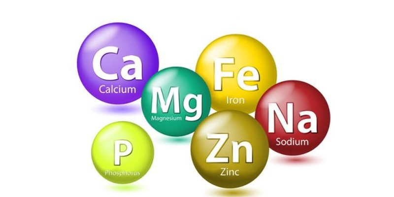 Bí ẩn hương vị: Khám phá các hợp chất kỳ diệu trong tách cà phê của bạn 6 Hình ảnh các quả cầu màu sắc với ký hiệu hóa học: Ca, Mg, Fe, Na, P, Zn, cùng tên nguyên tố tương ứng.