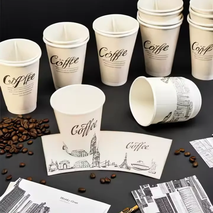 Ly giấy với chữ "Coffee", hạt c&agrave; ph&ecirc; xung quanh, nền đen. C&aacute;c ly c&oacute; h&igrave;nh vẽ kiến tr&uacute;c.