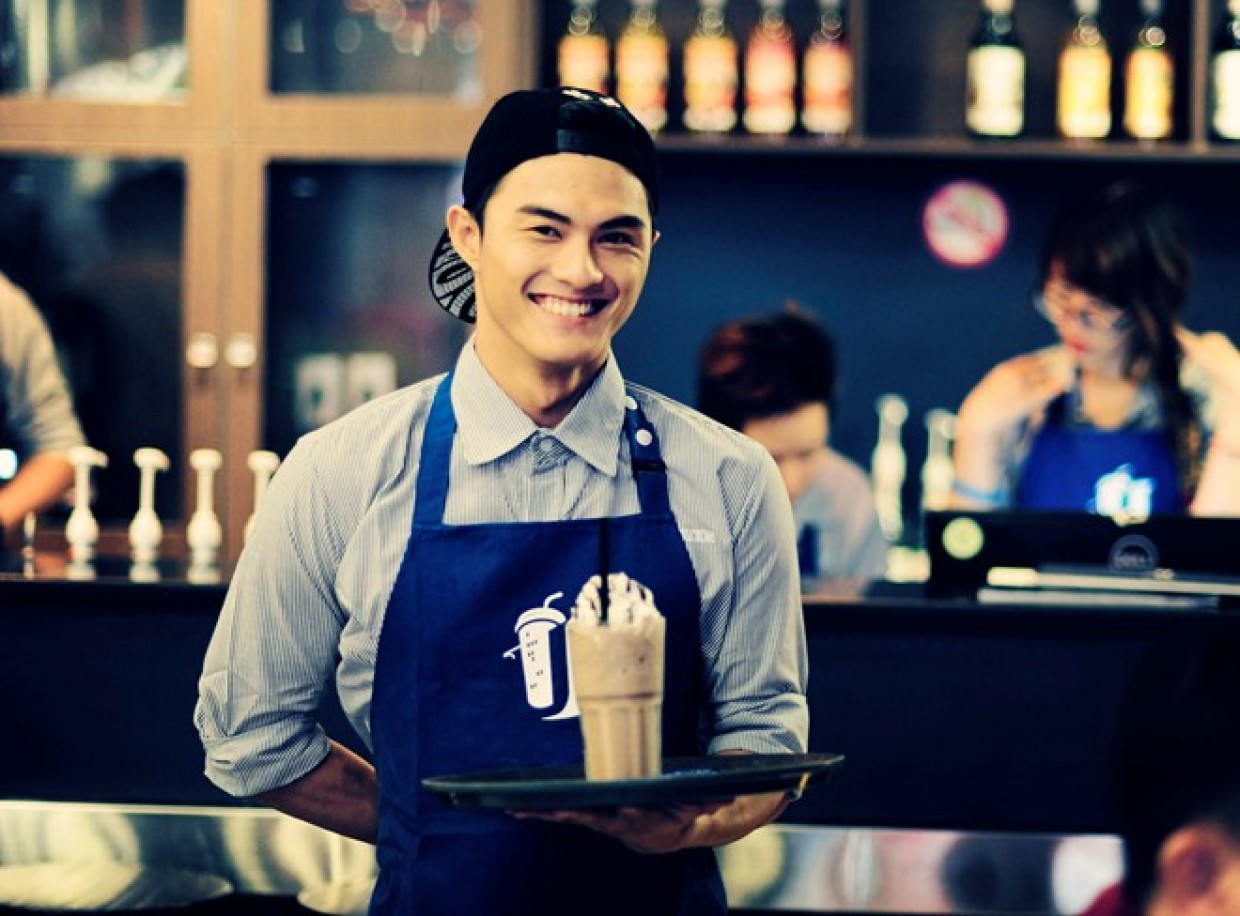Chi Phí Mở Quán Cafe: Hướng Dẫn Tối Ưu Hóa Kinh Doanh Thành Công 4 Chi phí cho nhân viên