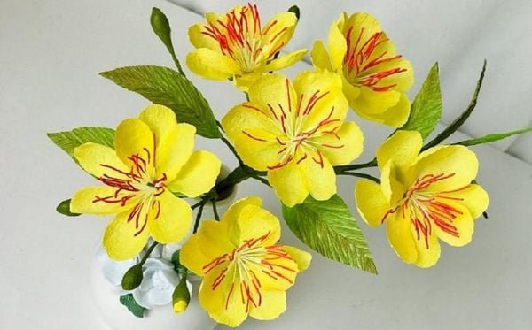 1 lam do trang tri tet bang giay 61b8e9b8e0b54433a8173239bde052b2 grande